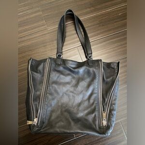 Frye genuine leather zipper Lexi tote